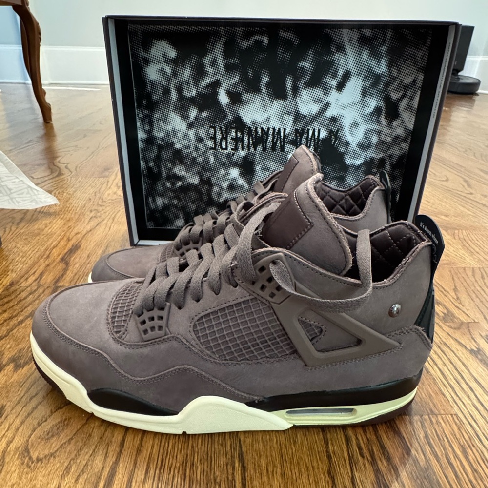 Air Jordan 4 Retro SP x A Ma Maniére "Violet Ore"
 Men's Size 10.5 DV6773-220